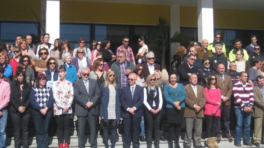 Concentración ante el Ayuntamiento de Torremolinos.