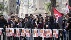 Manifestación de doctorandos en Barcelona 2020 ante las puertas del TSJC.