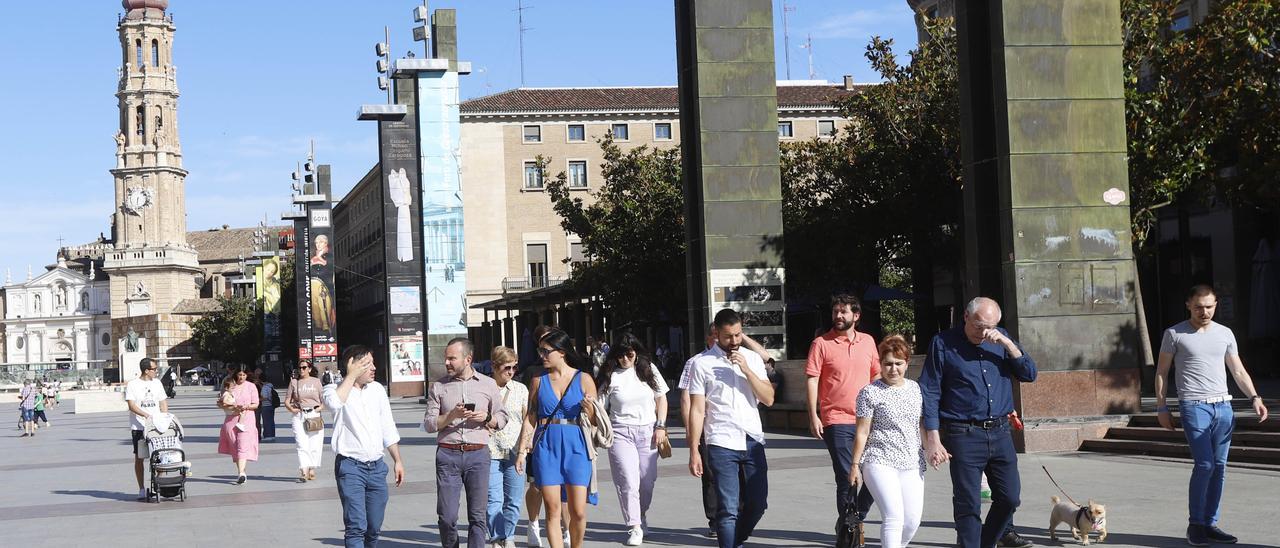 TURISMO TURISTAS PLAZA PILAR CENTRO