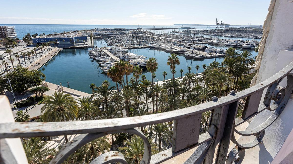 Vista general del Puerto de Alicante.