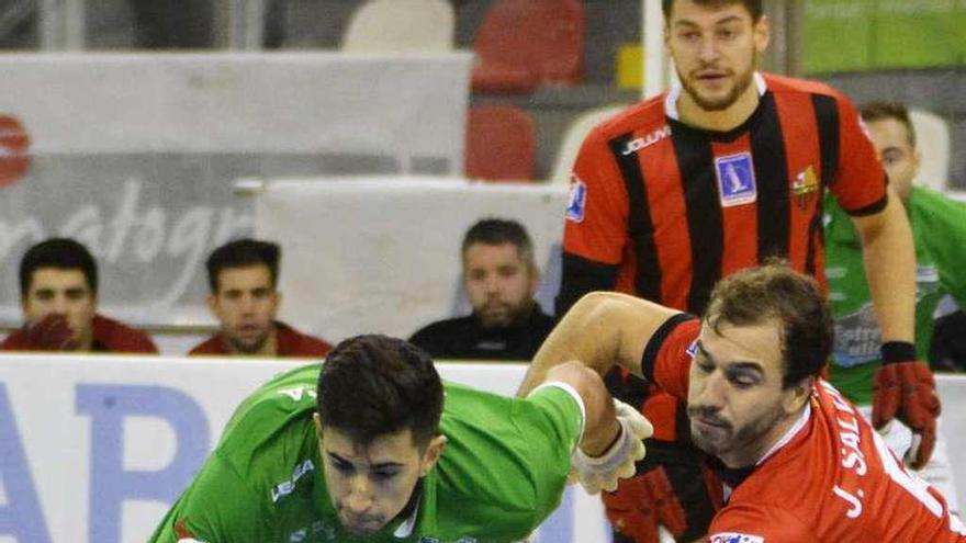 Carlo di Benedetto, ante el Vendrell.