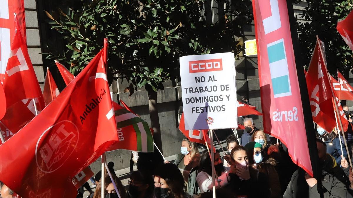Imagen de archuivo de una protesta de CCOO de Córdoba contra la apertura sin límites de los comercios los domingos y los festivos.
