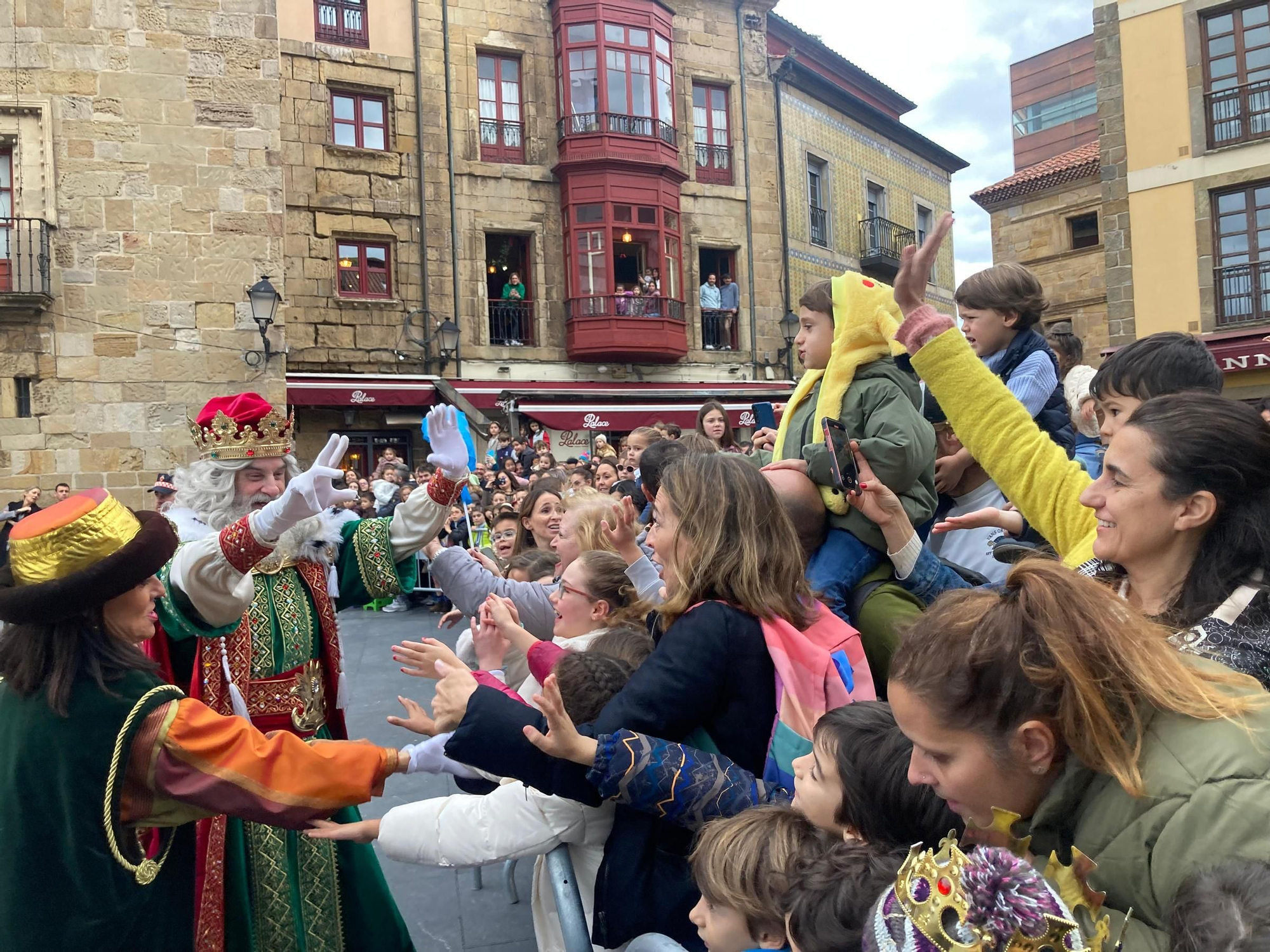 En imágenes: Los Reyes Magos desembarcan en Gijón