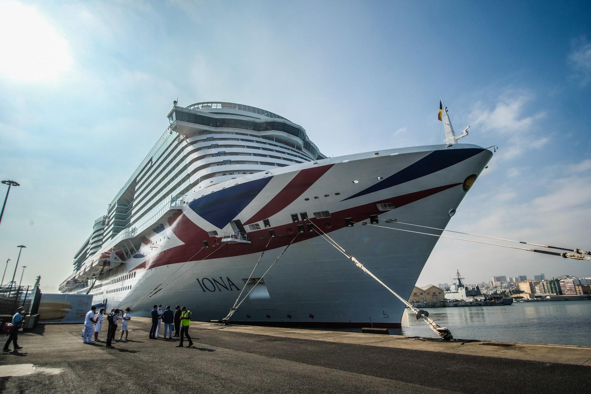 Visita inaugural de los cruceros 'Iona', de P&O Cruises, y 'Celebrity Apex', de la naviera Celebrity Cruises