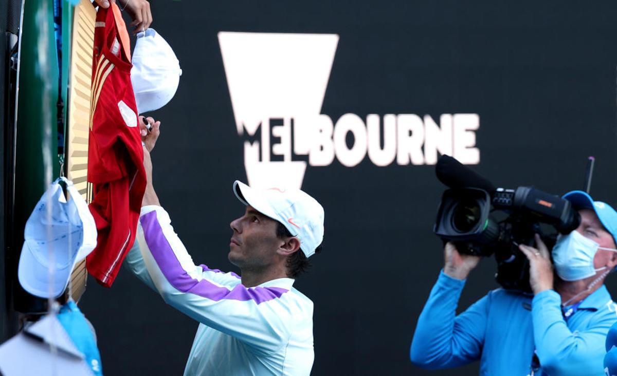 Nadal gana por tres sets a Djere
