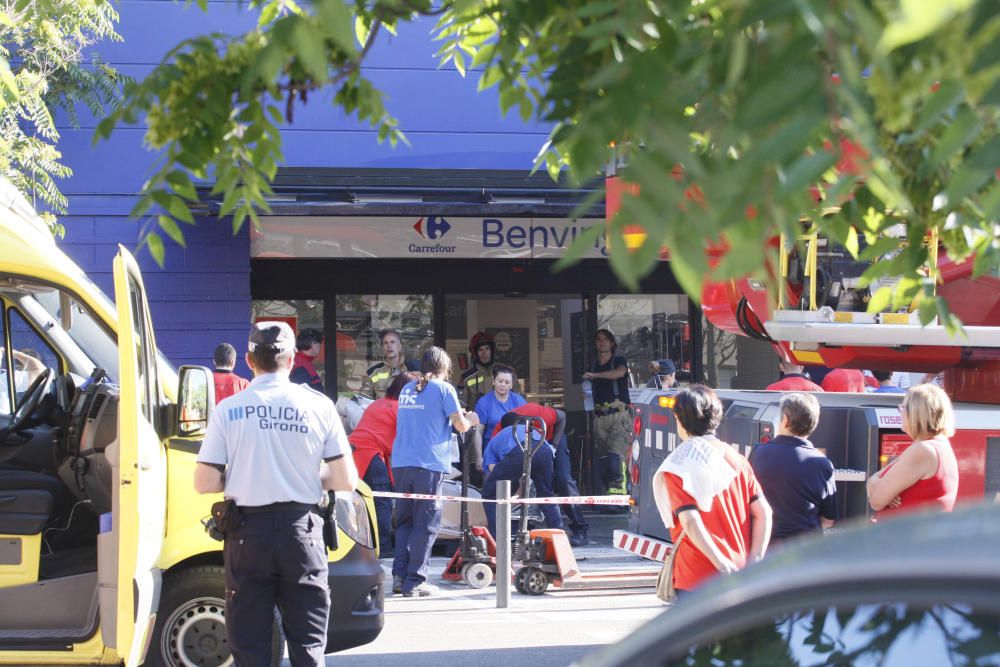 Incendi a la cambra frigorífica d'un supermercat de Girona