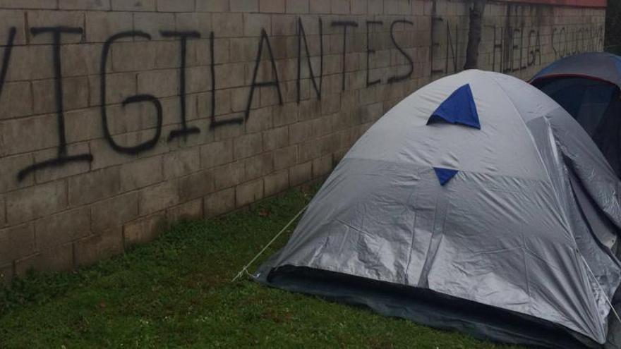 Tiendas de acampada de los vigilantes del San Agustín.