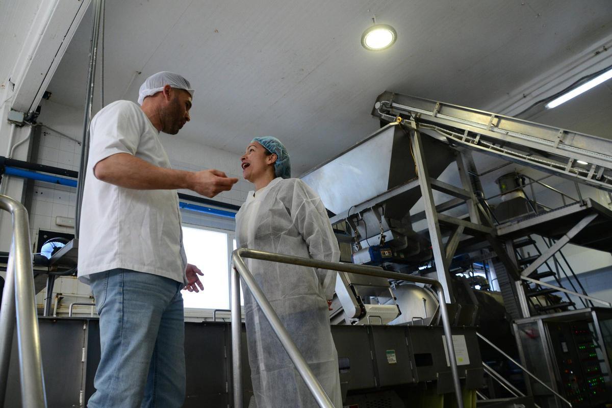 Visita a las instalaciones de Pescados Marcelino, una empresa con más de medio siglo de historia en el puerto de Aldán Visita a las instalaciones de Pescados Marcelino, una empresa con más de medio siglo de historia en el puerto de Aldán