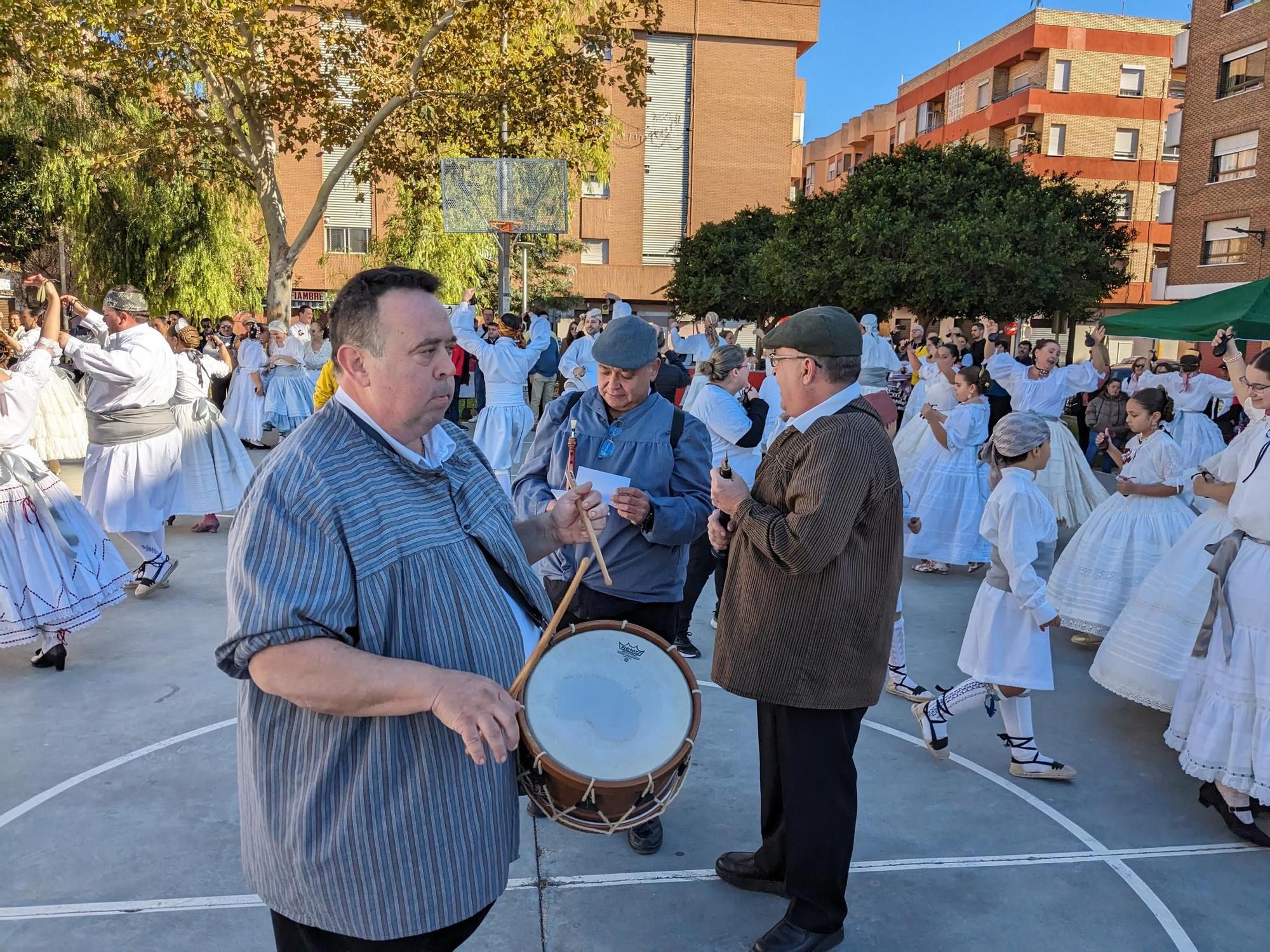 Así fue la espectacular "dansà" en ropa interior de la falla Mont de Pietat