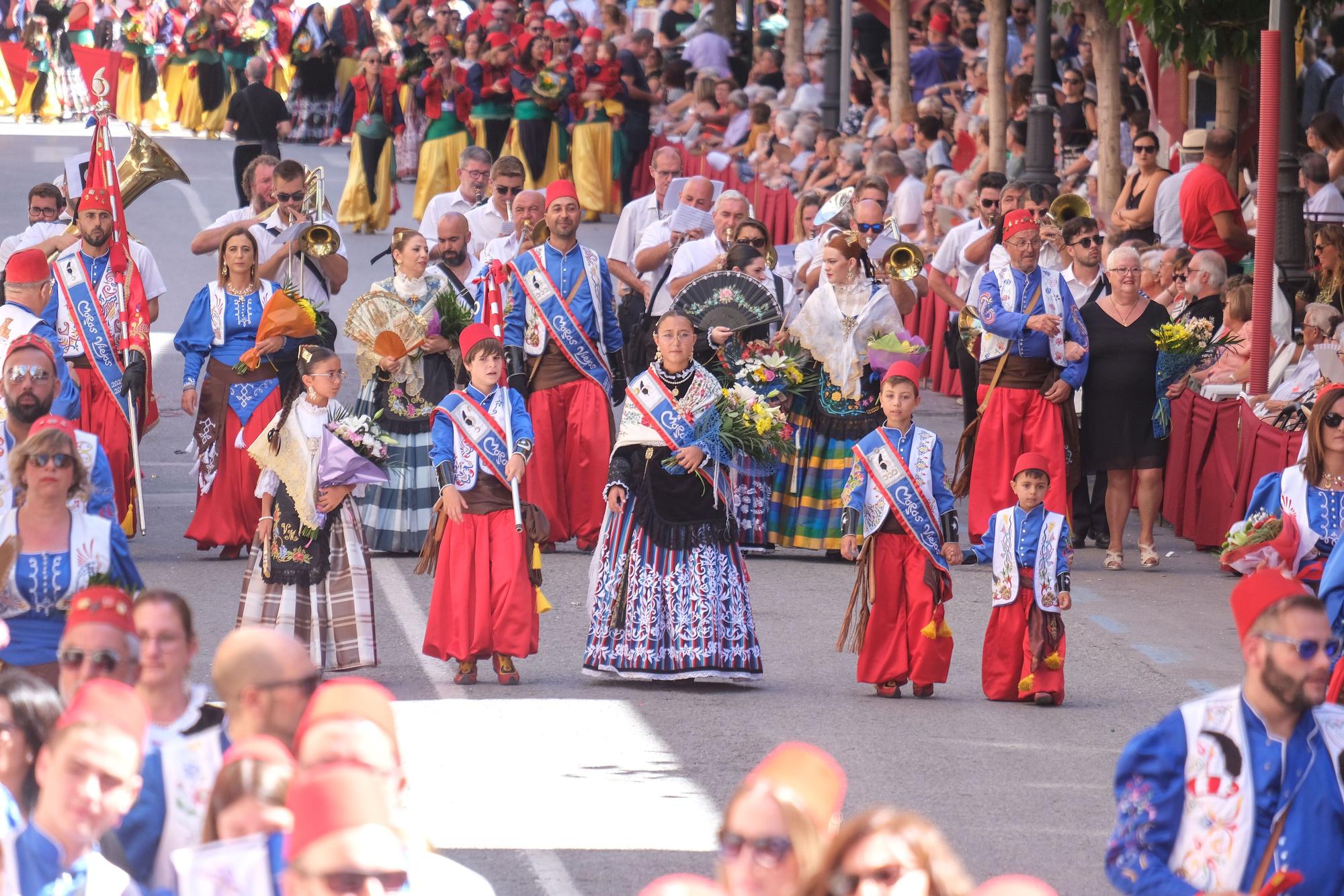 Ofrenda a la patrona de los Moros y Cristianos de Villena