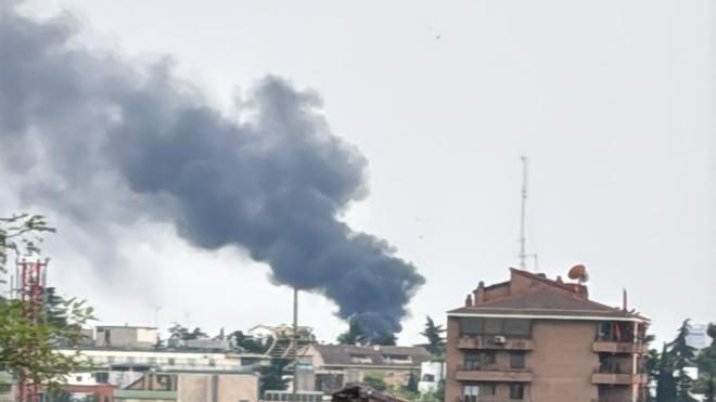 Una gran humareda en la Universidad Complutense de Madrid dispara las alertas en redes: "Arde la facultad de Derecho"