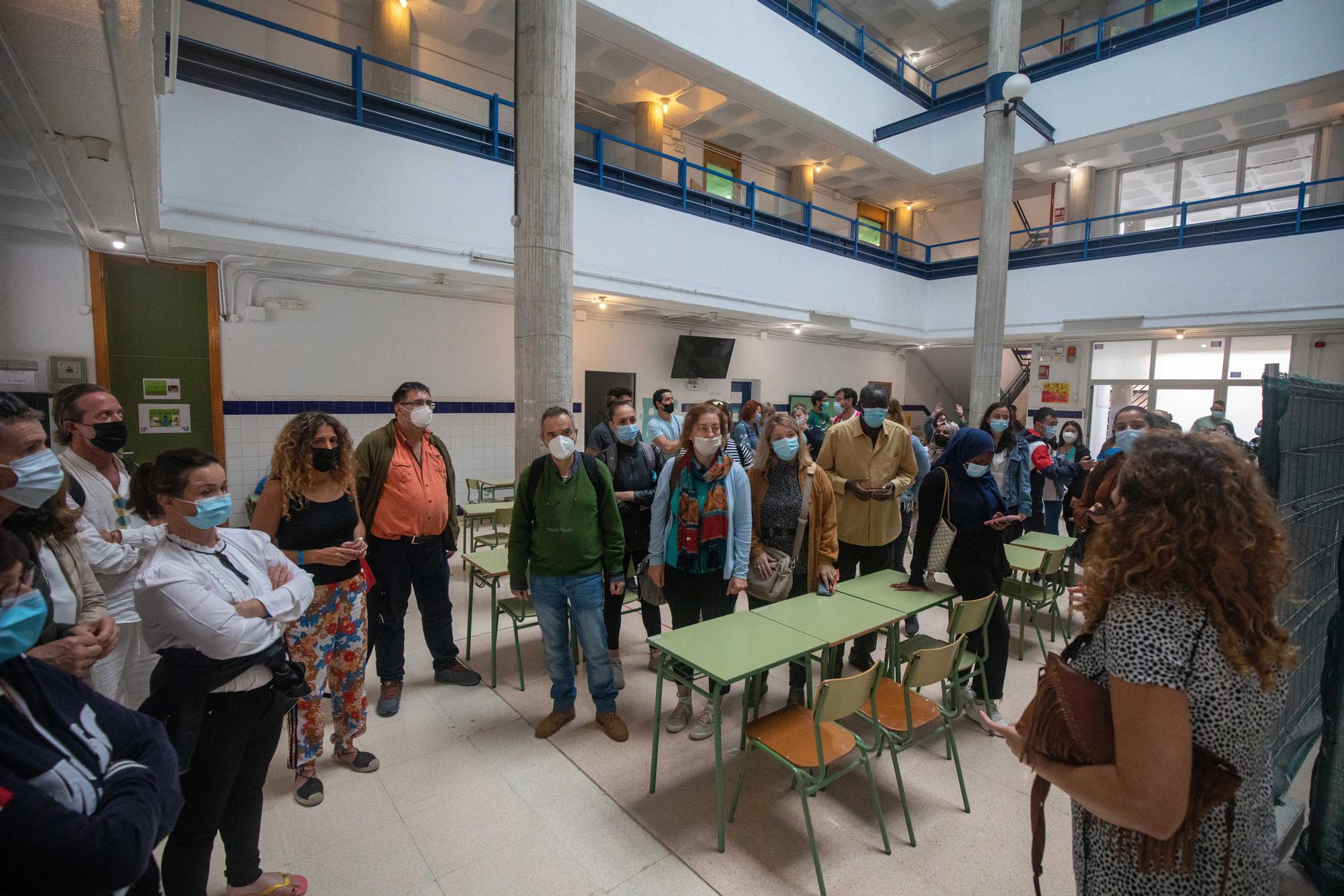 Encuentro de culturas entre padres y alumnos en Son Canals