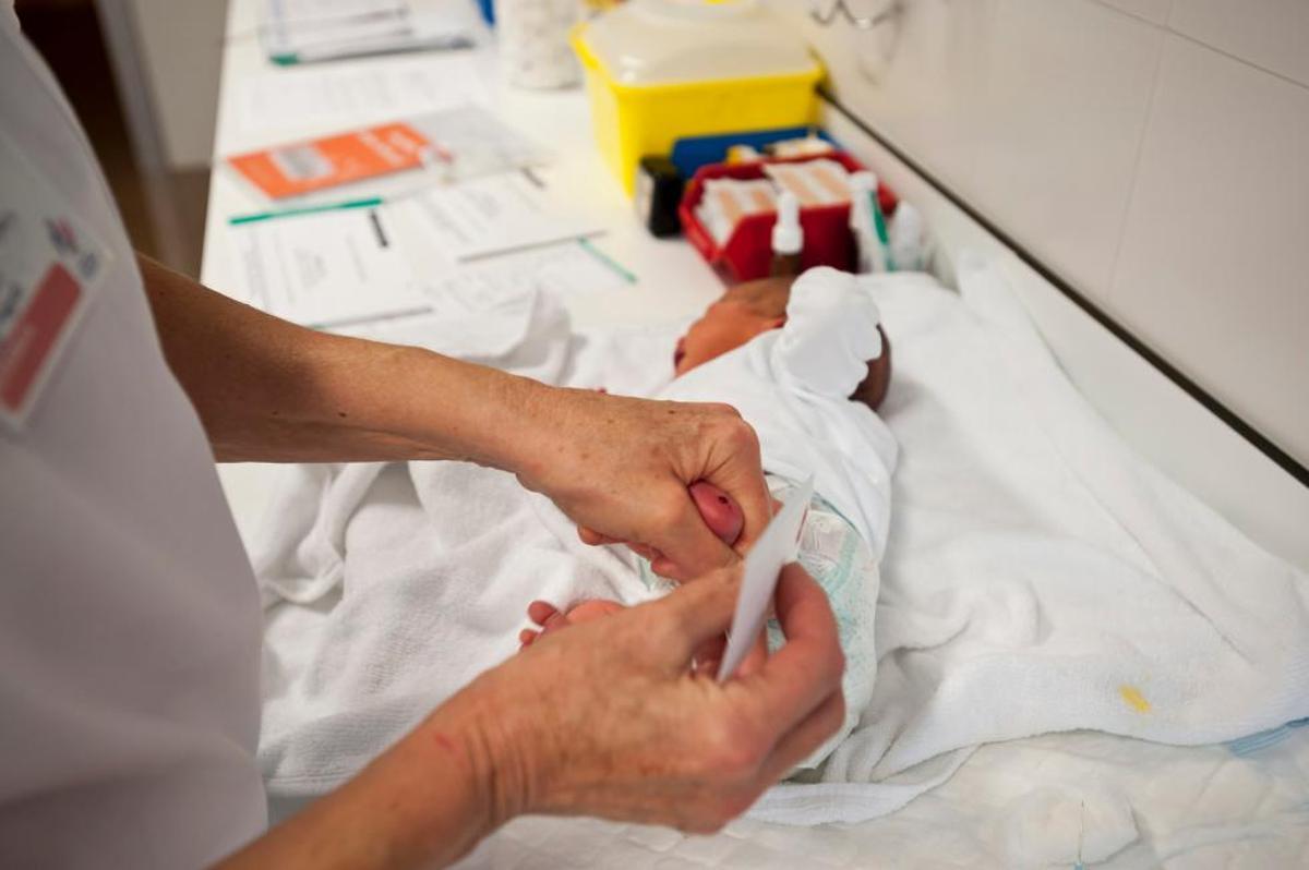 Sanidad amplía las enfermedades que se detectan a través de la prueba del talón en los bebés