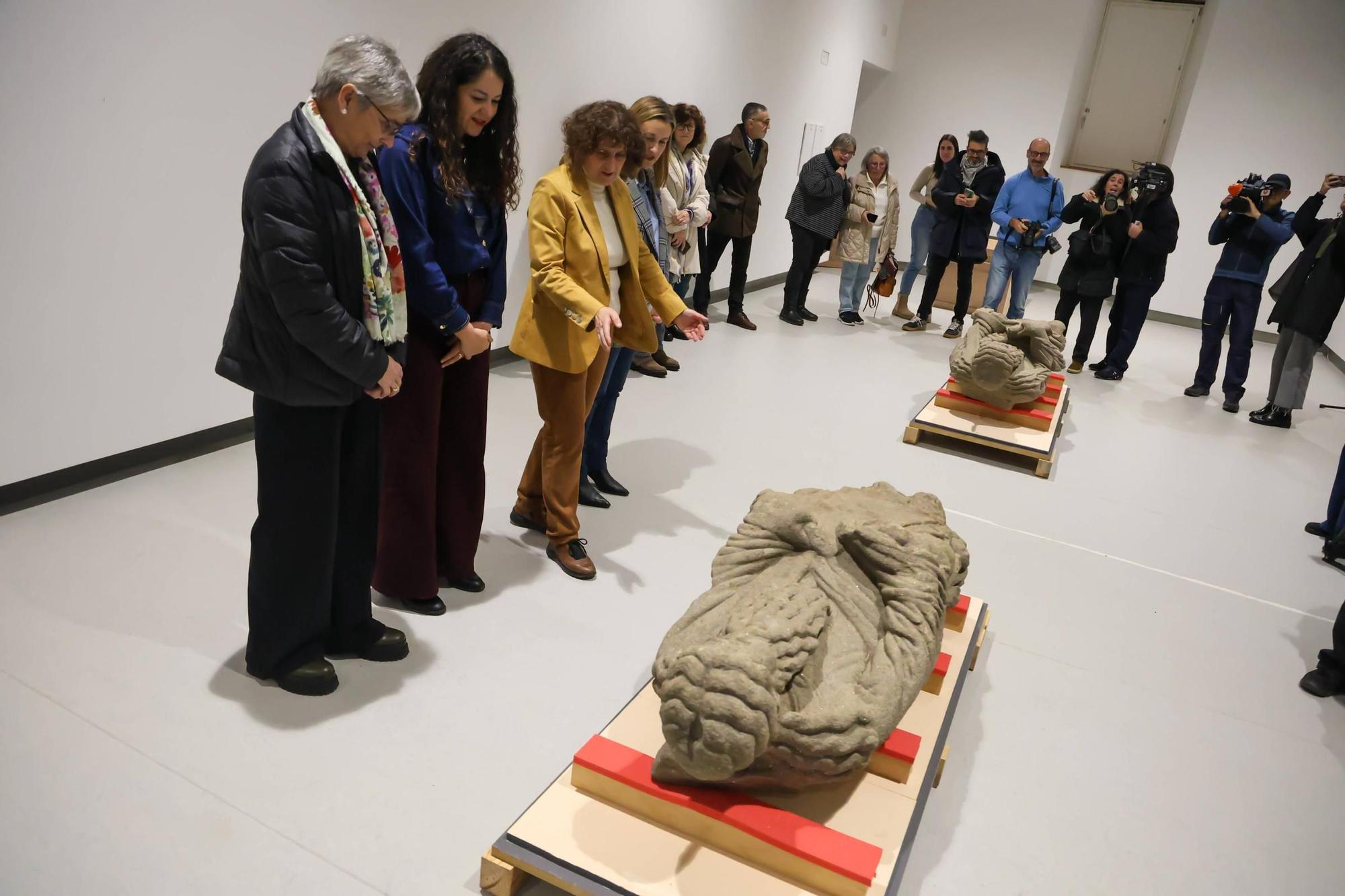 As estatuas do Pórtico da Gloria volven ao pobo