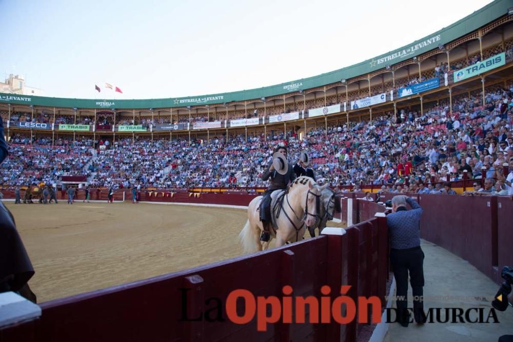 Ambiente en la corrida de rejones de la Feria de M