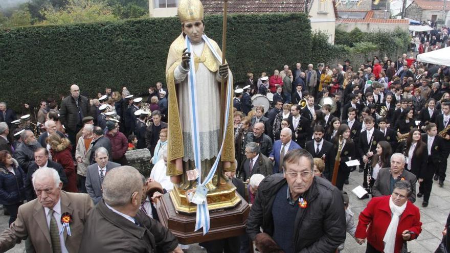 Un momento de la procesión de San Martiño en Moaña.// Santos Álvarez