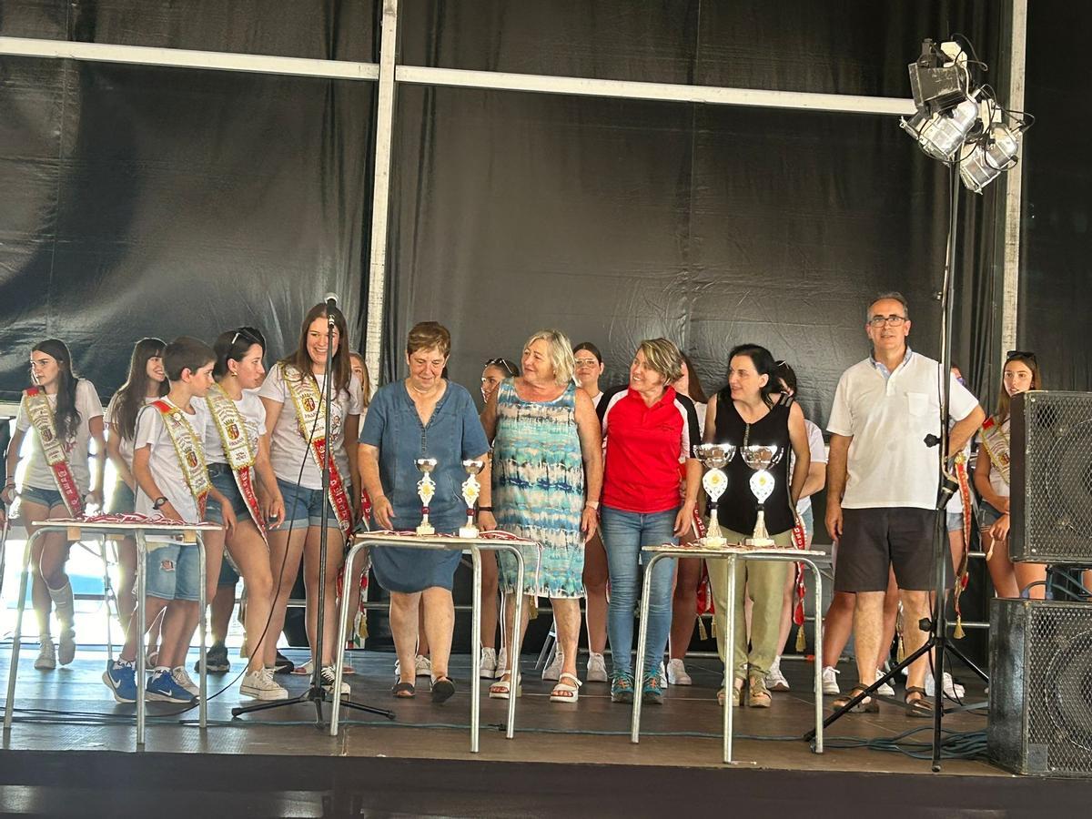 Un momento de la entrega de premios del concurso de paellas de Vinaròs.