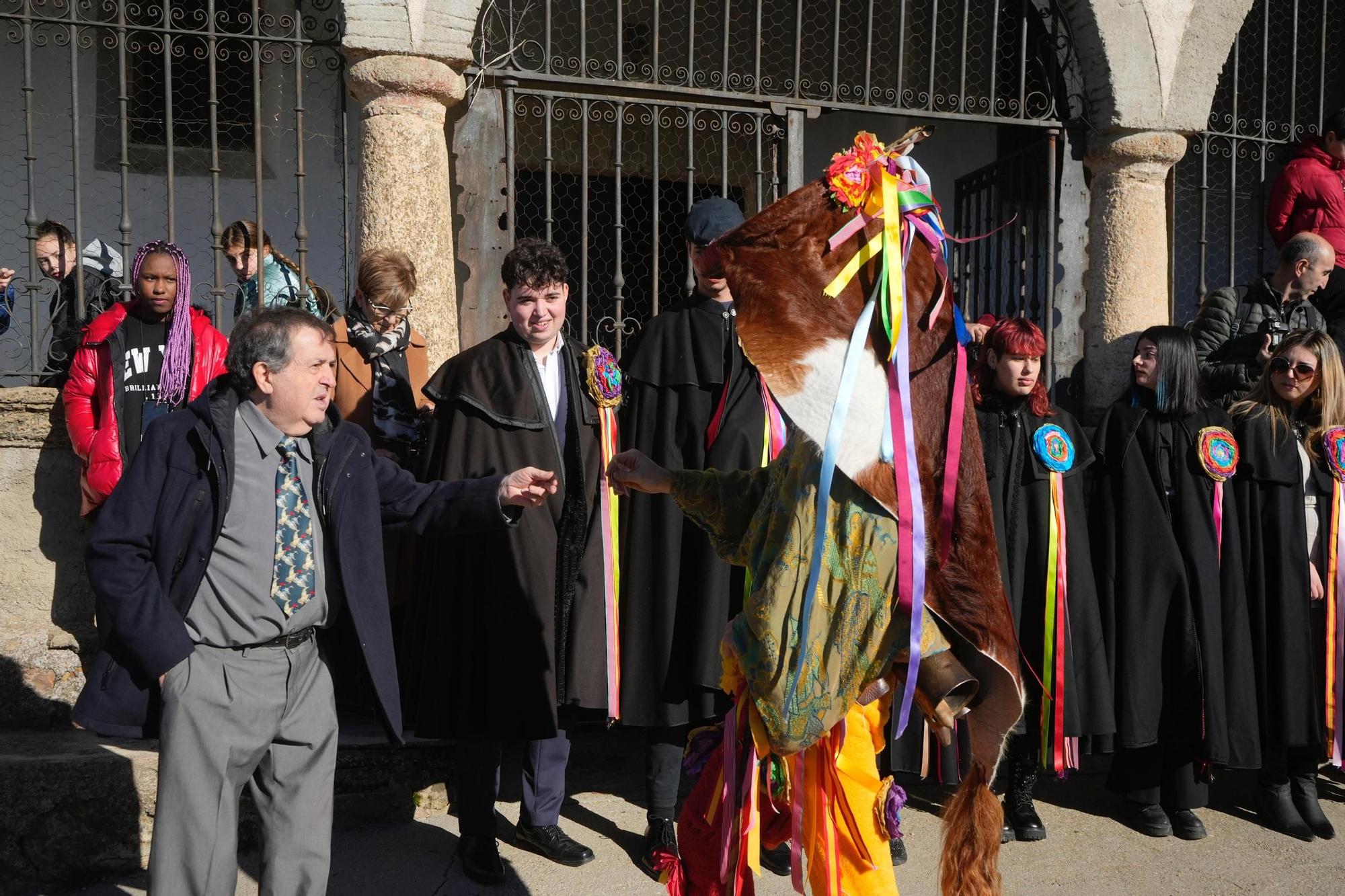 GALERÍA | El Zangarrón de Reyes apuntala la tradición de Montamarta