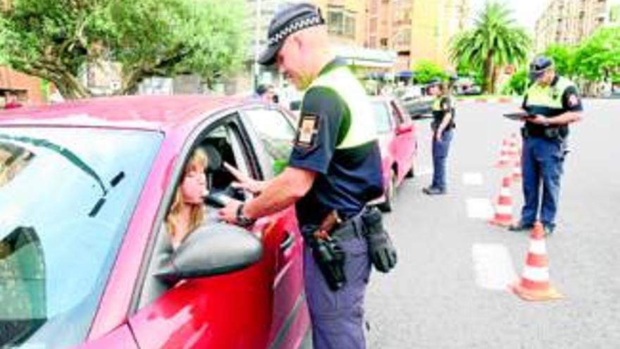 Los conductores cumplen al volante