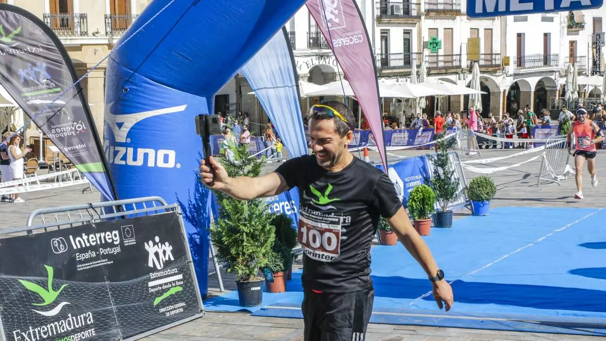 Cáceres acoge la primera media maratón nocturna de su historia