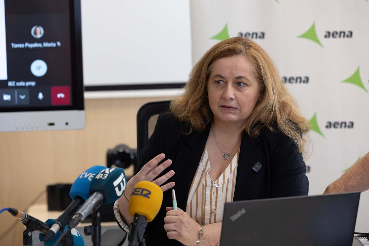 AENA insiste en que no va aumentar el número de vuelos ni de pasajeros en el aeropuerto de Ibiza
