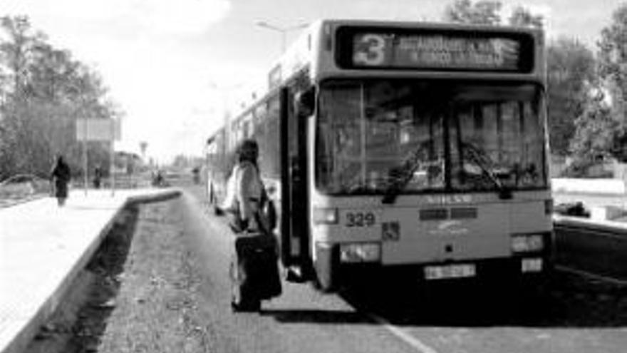 Tres líneas de autobús urbano darán servicio a los nuevos centros de salud