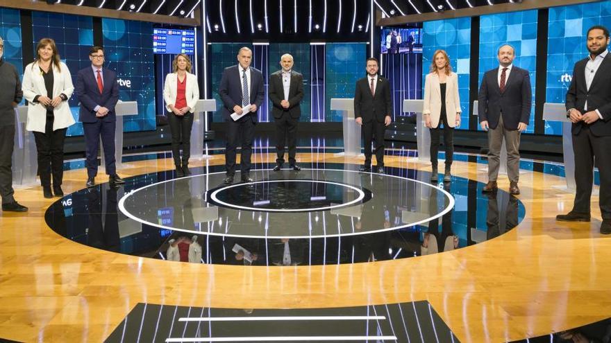 Els candidats a les eleccions catalanes del 14-F, juntament amb el presentador del debat de RTVE