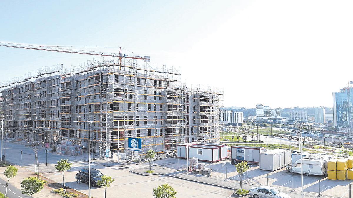 Edificio en construcción en Xuxán.