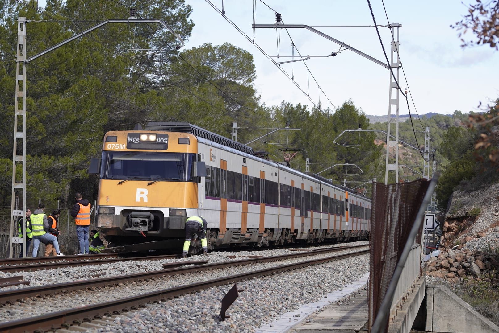 Descarrila sense provocar ferits el primer eix d’un tren de Rodalies de l’R4 entre Vacarisses i Castellbell i el Vilar