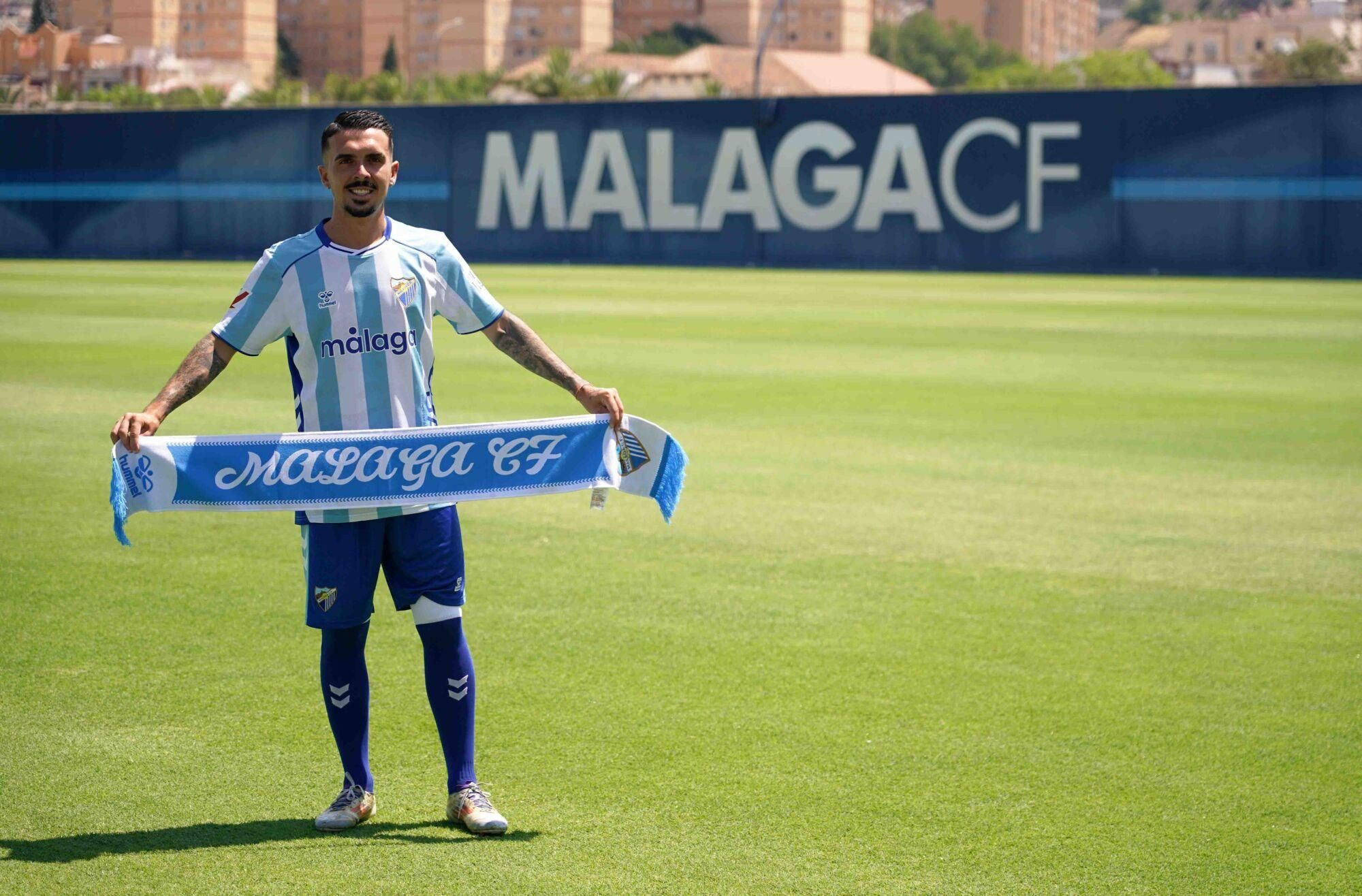 Presentación de Joaquín Muñoz, primer fichaje del Málaga CF 2025/26