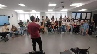 La creatividad musical se cuela en las aulas del CEU de Elche para formar a los maestros del futuro