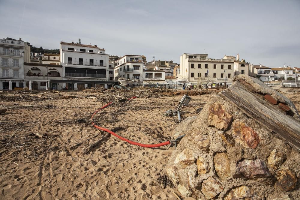 Tossa de Mar intenta recuperar la normalitat després del temporal «Gloria»