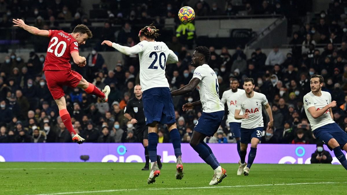Diogo Jota empató de cabeza el partido entre el Tottenham y el Liverpool