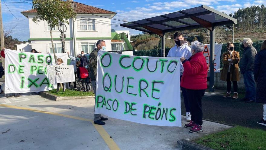 Seoane defiende que los pasos en O Couto deben tener “barreras” para bajar la velocidad