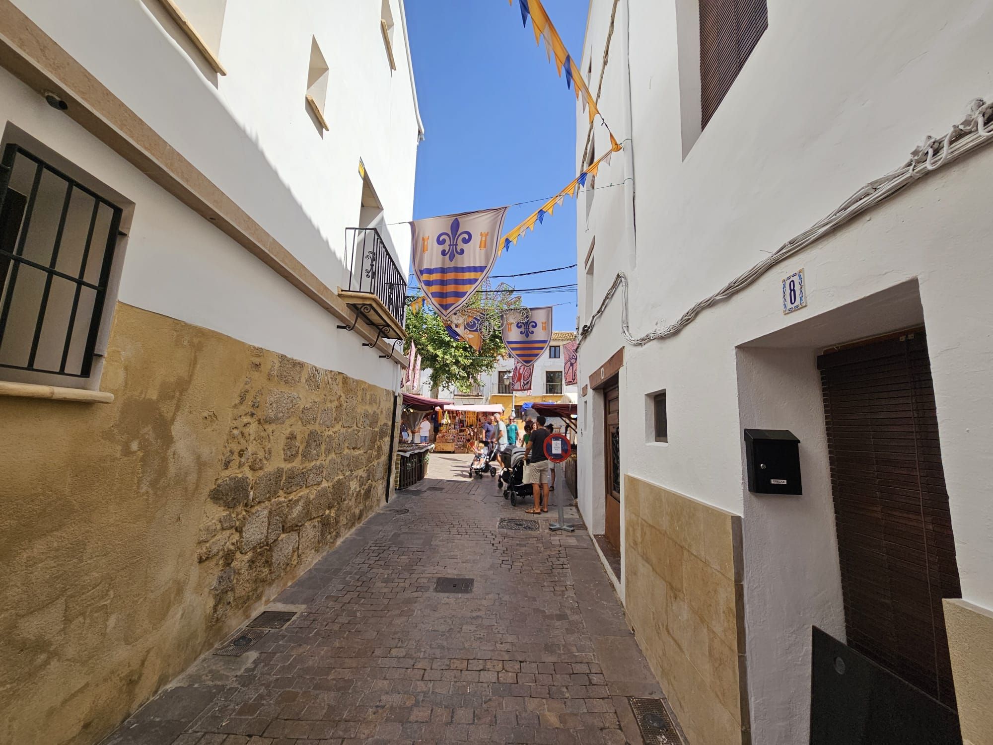 La Villa de Requena vuelve al pasado con el mercado medieval