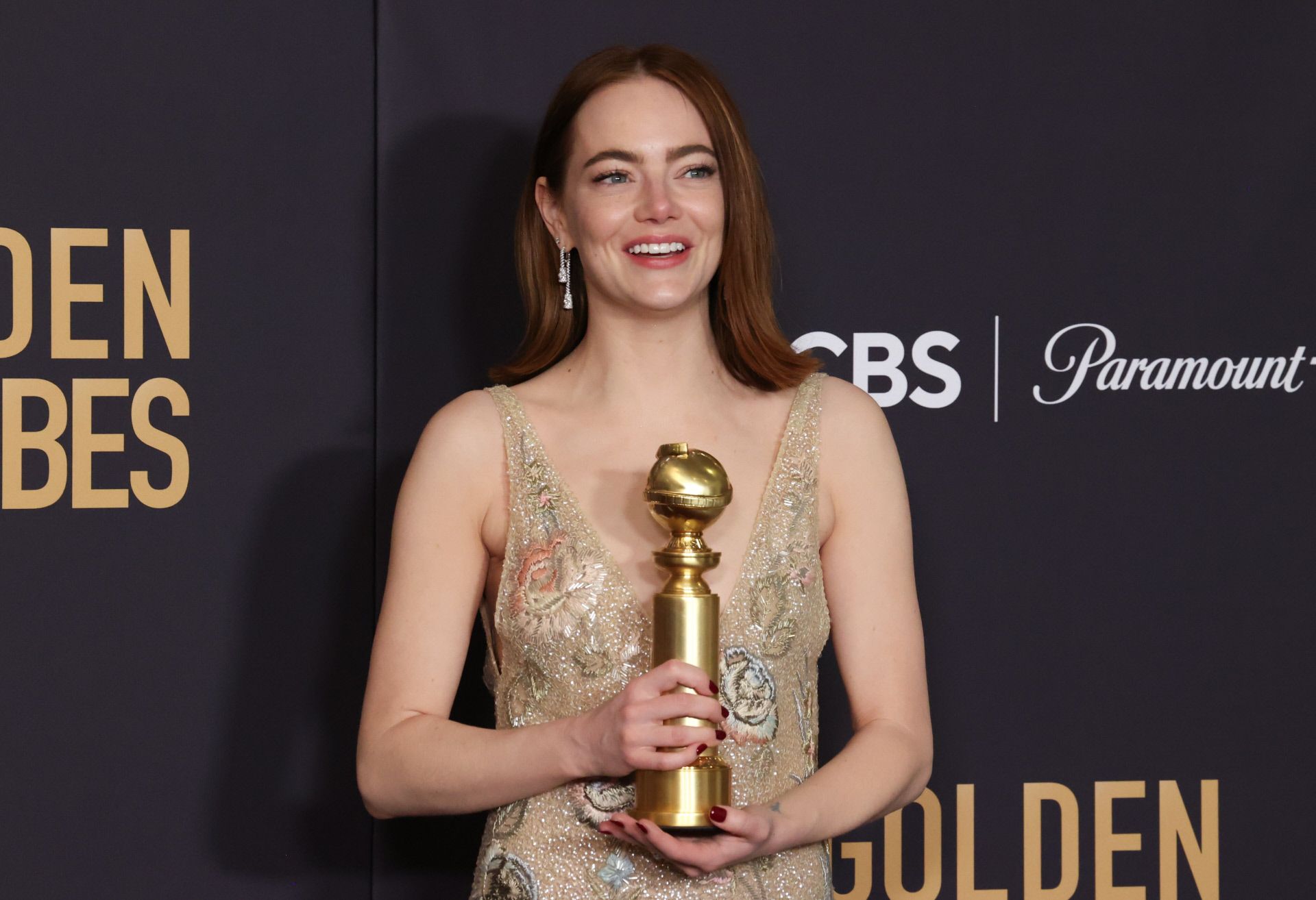 Emma Stone, ganadora de un Globo de Oro por 'Pobres criaturas'