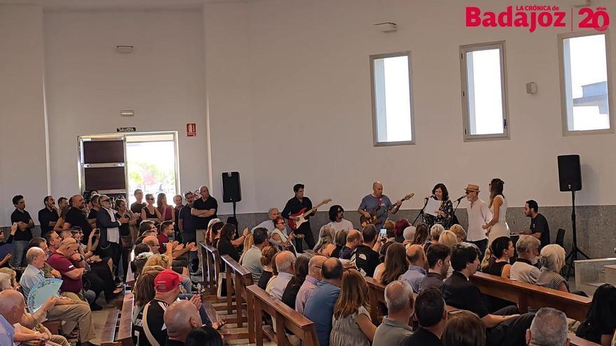 Vídeo | Badajoz le da el adiós más musical al polifacético Gene García