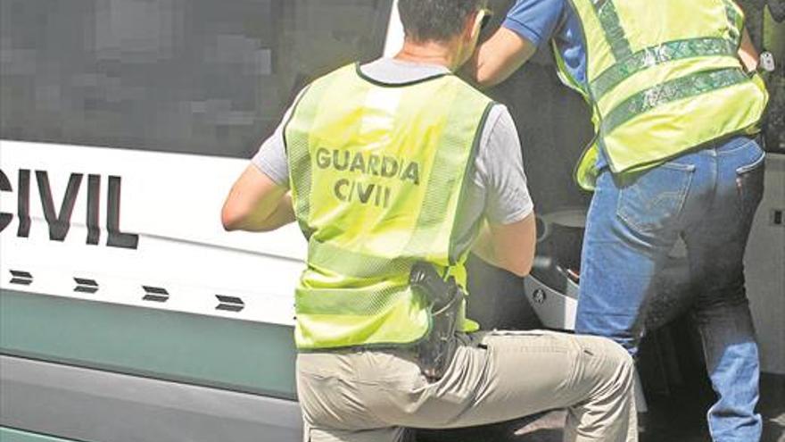 Limpiadora de 65 años roba joyas en Almenara y la Llosa