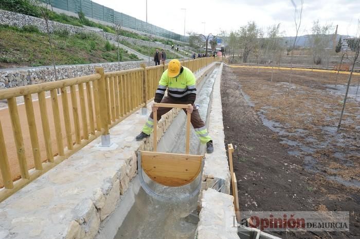 Alameda del Malecón: el entorno urbano del Segura estrena nuevo espacio verde