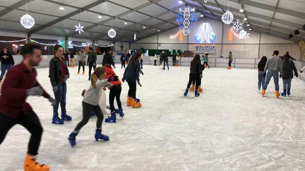 Pista de patinaje sobre hielo en Samil en unas navidades pasadas.