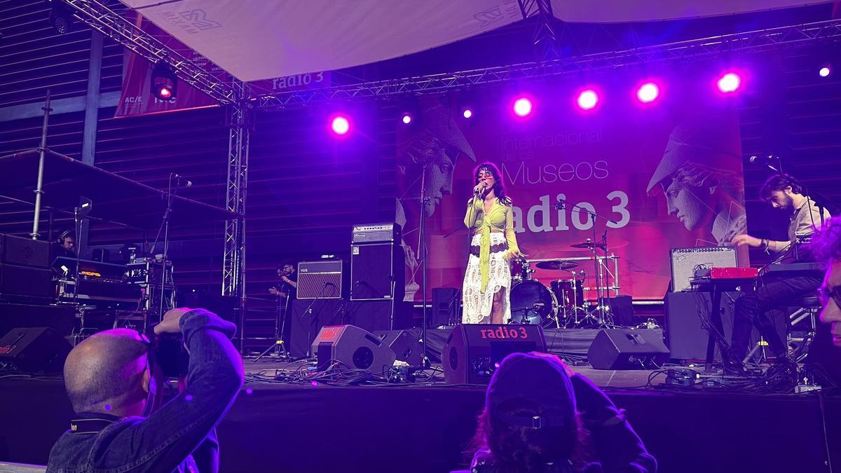 Celebración del Día Internacional de los Museos con los conciertos de Radio 3 en el patio de Nouvel del Museo Reina Sofía.