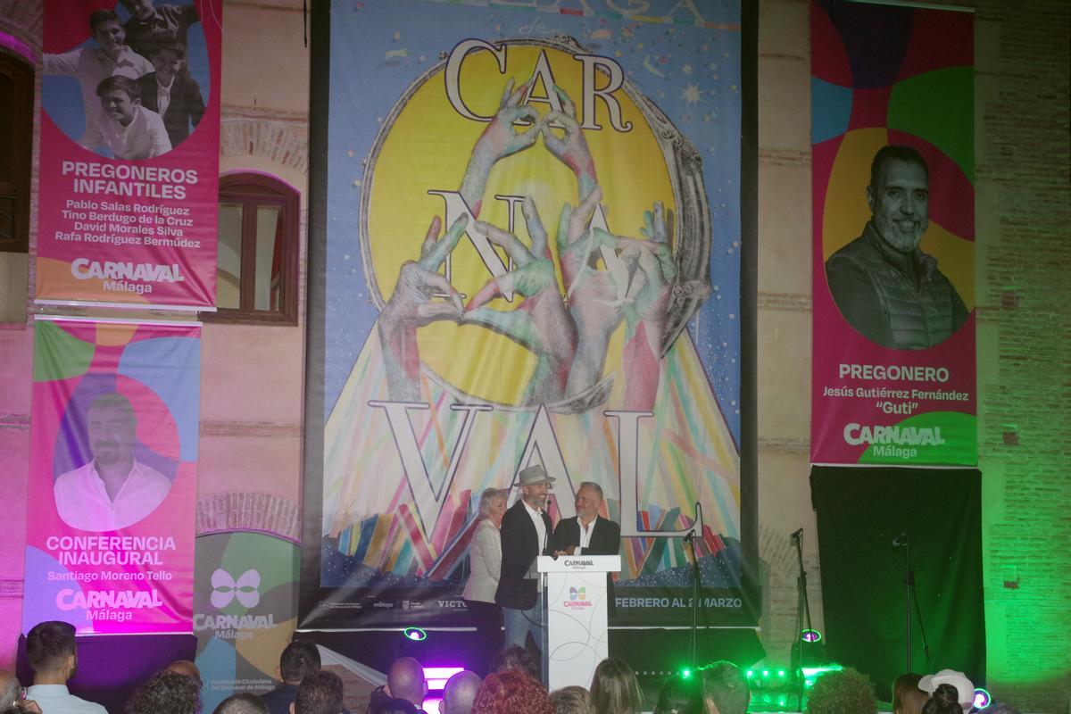 José Luis Puche presenta su obra que será el cartel anunciador del Carnaval de Málaga 2025