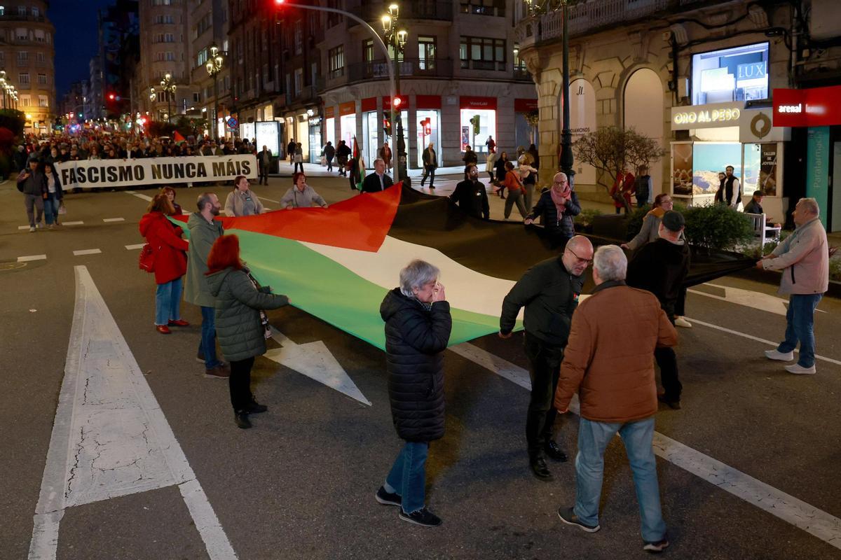 Manifestaciones en Vigo | Vigo alza la voz por la paz y contra el fascismo