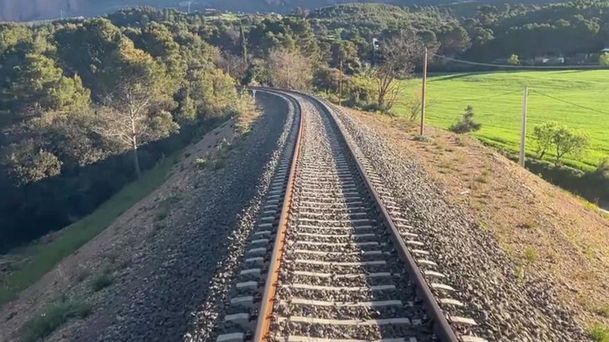Recorrido Ayerbe-Riglos de un tren en pruebas. | RENFE