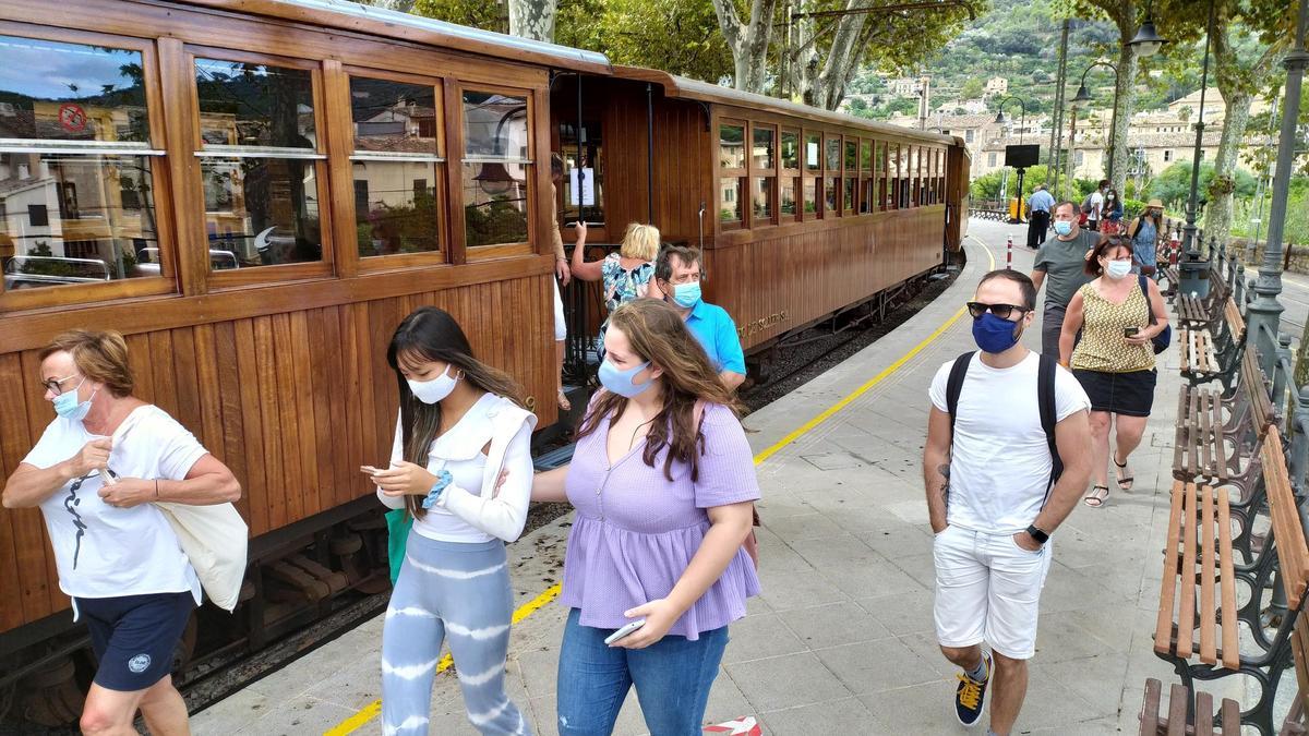 El tren de Sóller vuelve a circular