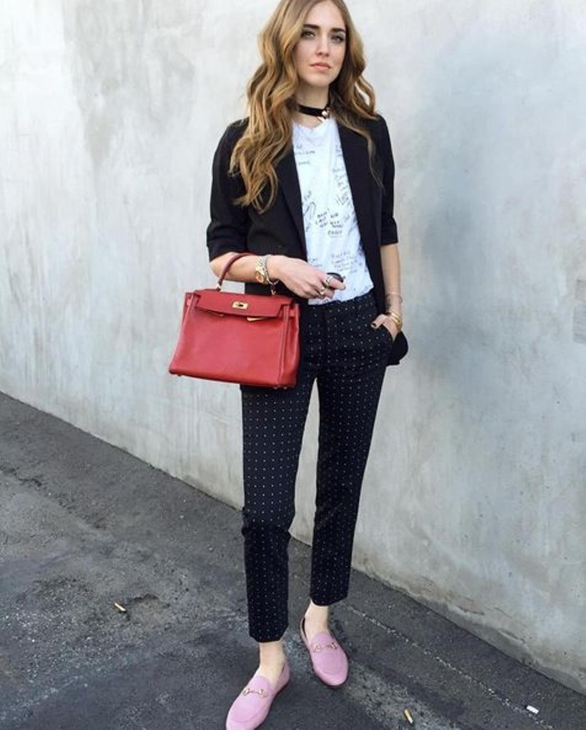 Chiara Ferragni con el accesorio de moda