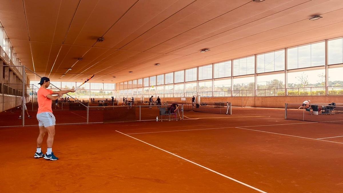 Rafa Nadal en su vuelta a los entrenamientos.