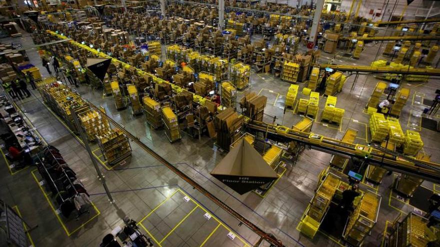 Centro logístico de Amazon en San Fernando de Henares, en Madrid.