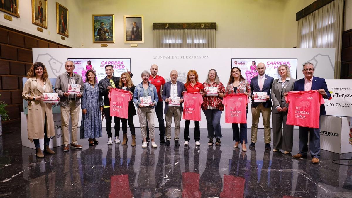 Imagen de la presentación de la Carrera de la Mujer en el Ayuntamiento de Zaragoza.