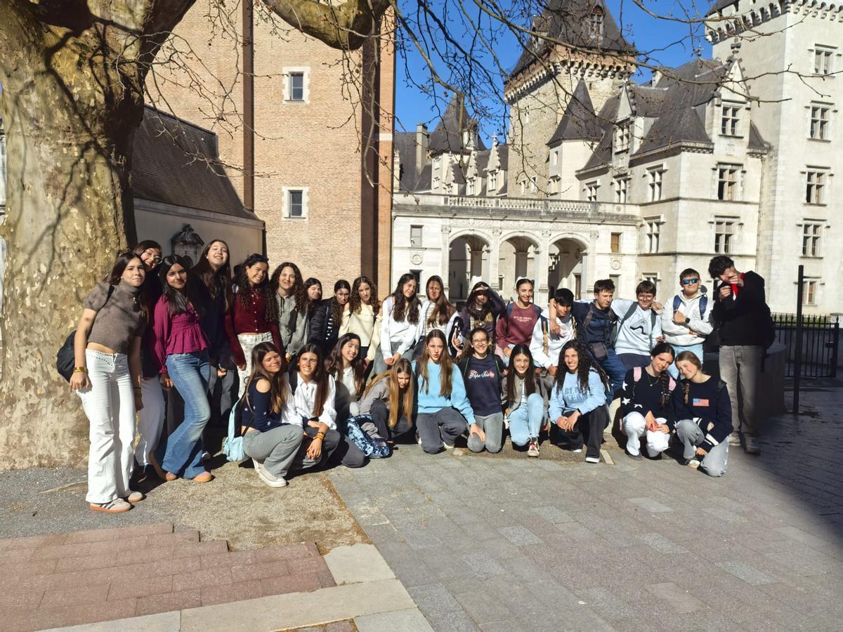Alumnos del Colegio Romareda y Teresianas del Pilar conviven durante diez días con familias francesas en Oloron para mejorar el idioma y descubrir otra cultura